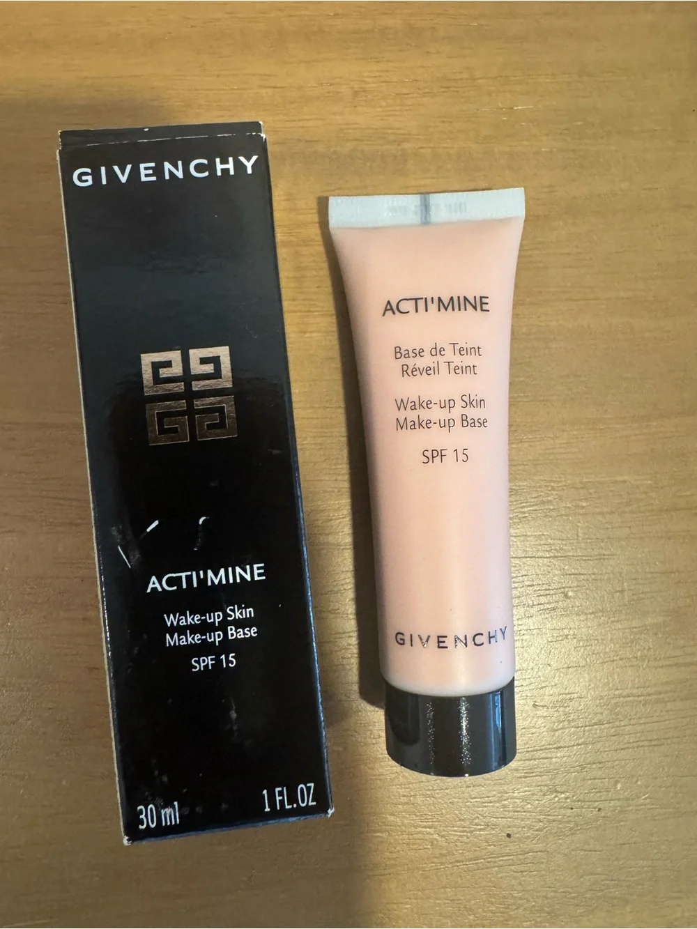 Givenchy Acti'Mine Wake-Up Skin Make-Up Base - Nude Beige (Acti Mango 5)
